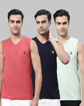 regular fit pack of 3 embroidered v-neck t-shirts