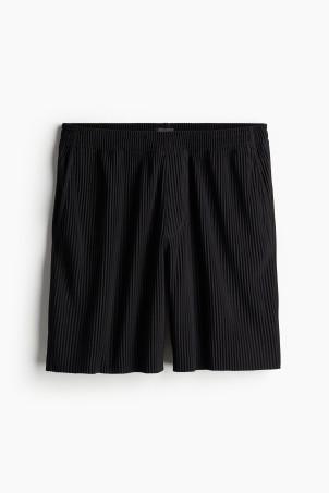 regular fit pleated shorts