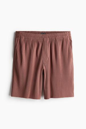 regular fit pleated shorts