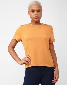 regular fit round-neck t-shirt with ribbed hem