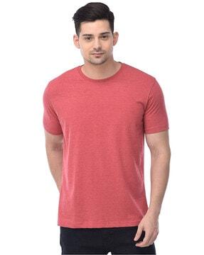 regular fit round-neck t-shirt with short sleeves