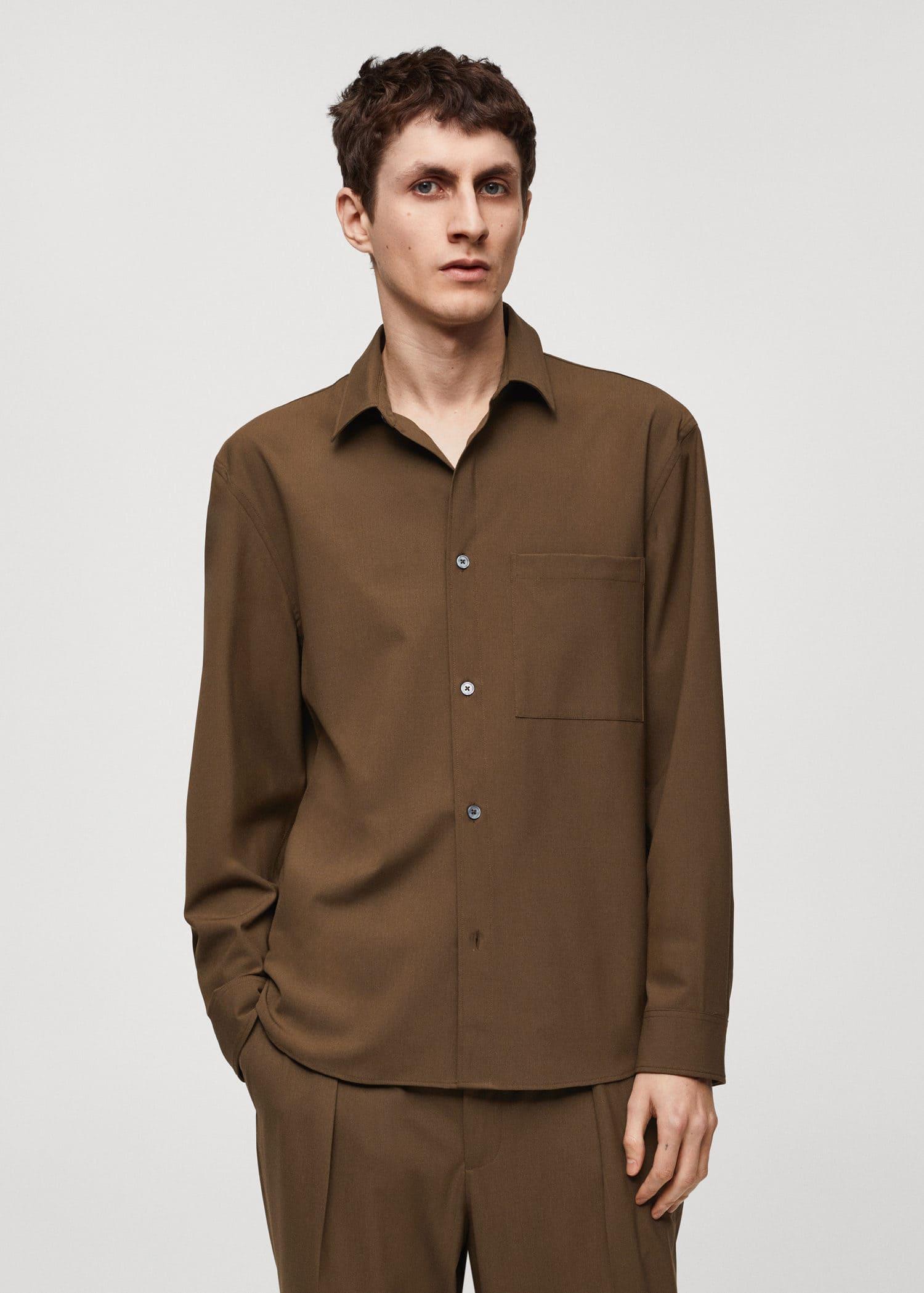regular-fit shirt with chest pocket