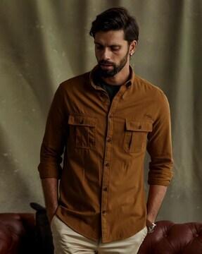 regular fit shirt with flap pockets