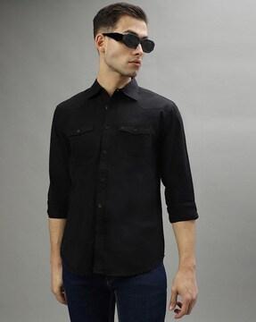 regular fit shirt with flap pockets