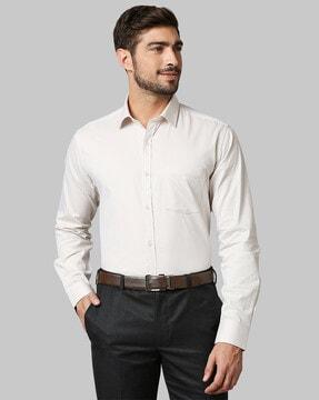 regular fit shirt with patch pocket