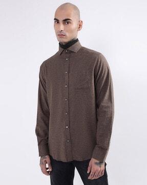 regular fit shirt with patch pocket