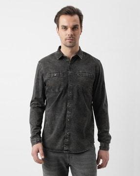 regular fit shirt with patch pockets
