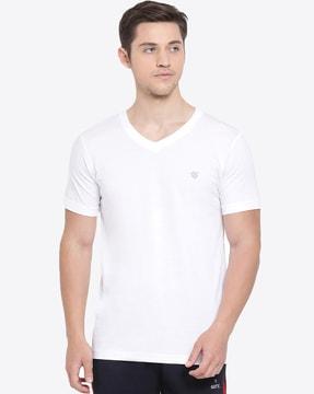 regular fit short sleeve v-neck t-shirt