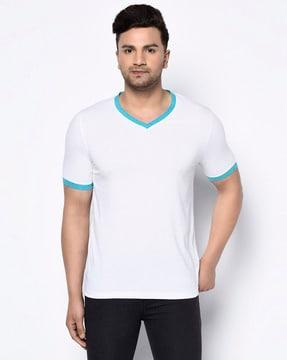 regular fit short sleeves v-neck t-shirt