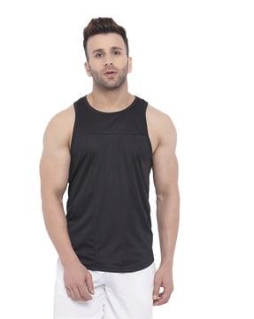 regular fit sleeveless crew-neck t-shirt