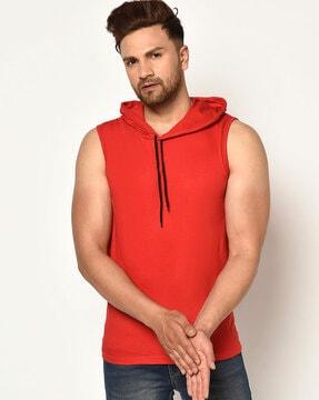 regular fit sleeveless hooded t-shirt