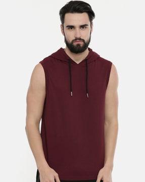 regular fit sleeveless hooded t-shirt