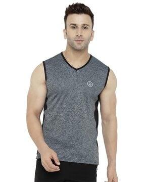 regular fit solid v-neck t-shirt