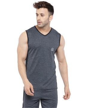 regular fit solid v-neck t-shirt