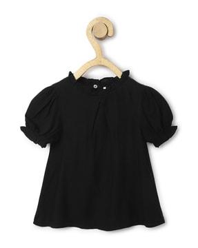 regular fit top with frilled neck detailed