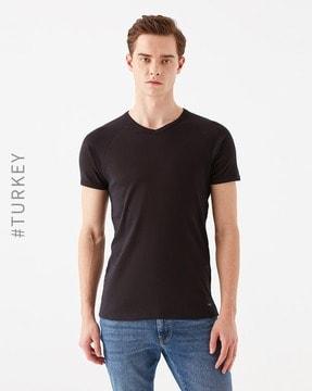 regular fit v-neck cotton t-shirt