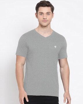 regular fit v-neck short sleeves t-shirt