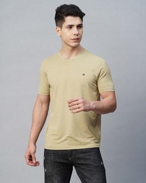 regular fit v-neck t-shirt