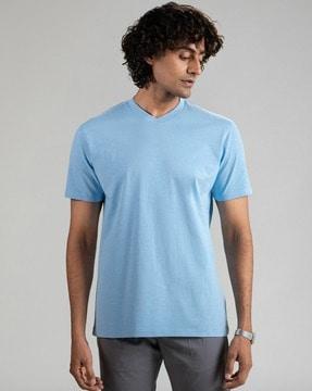 regular fit v-neck t-shirt