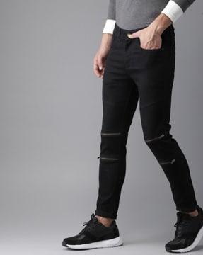 relaxed jeans with 5-pocket styling