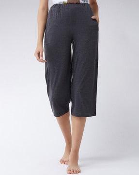relaxed fit capris with elasticated waistband