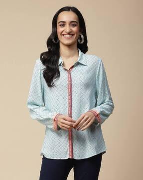 relaxed fit geometric print shirt with contrast placket