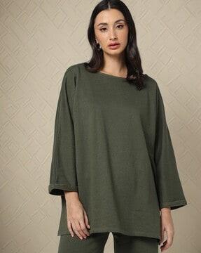 relaxed fit round-neck sweatshirt