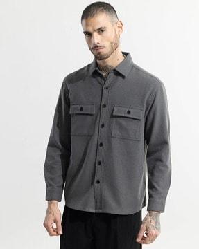 relaxed fit shirt with flap pockets