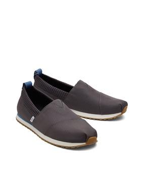 resident dark grey walking shoes