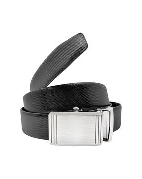 reversible belt with buckle closure