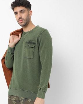 ribbed crew-neck sweatshirt with buttoned flap pocket