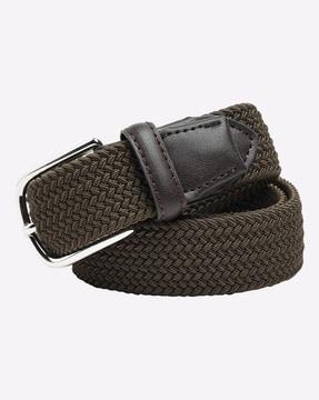 ribbed belt with buckle closure
