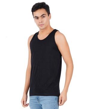 ribbed round neck vest