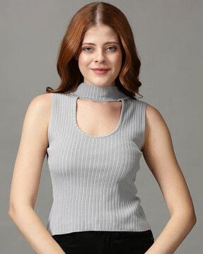 ribbed top with key hole-neck