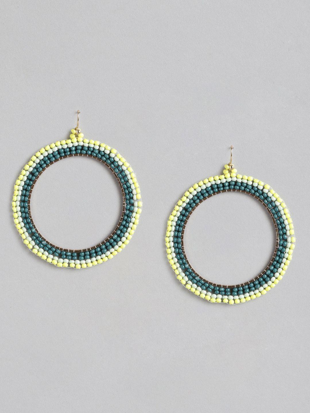 richeera green & white circular beaded hoop earrings