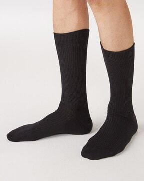 right angle ribbed socks