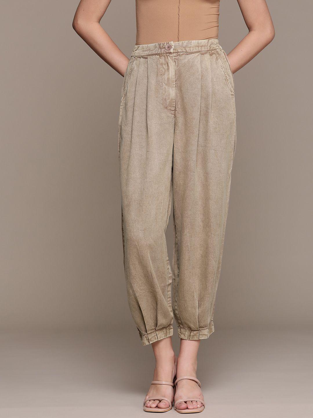 ritu kumar relaxed straight leg tapered fit pleated trousers