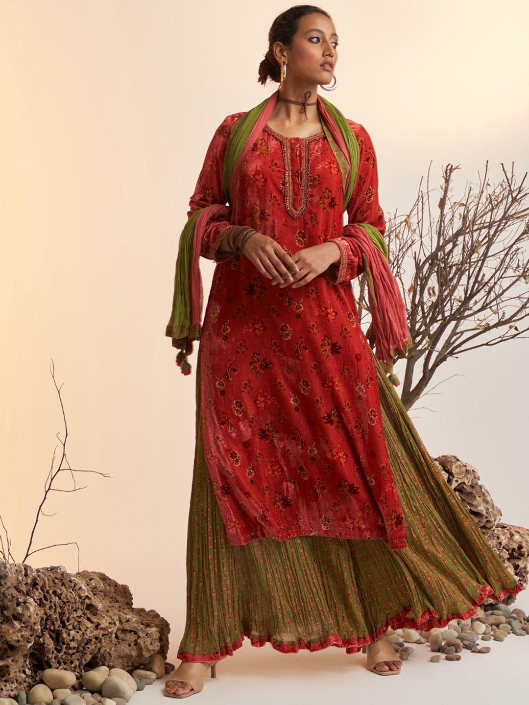 ritu kumar women red & green ethnic motifs printed velvet kurta with sharara & dupatta