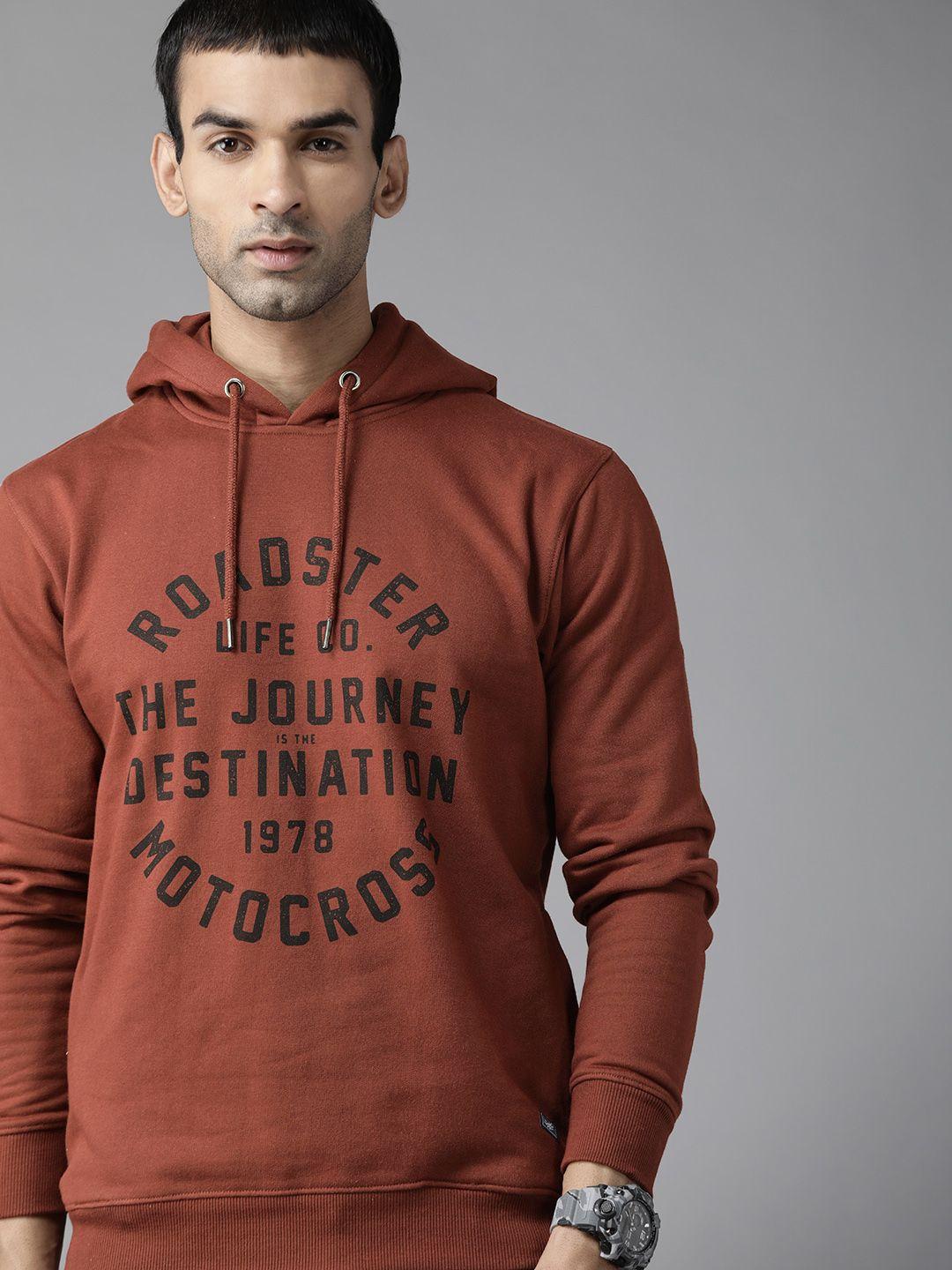 roadster men brown & black typography printed hooded sweatshirt