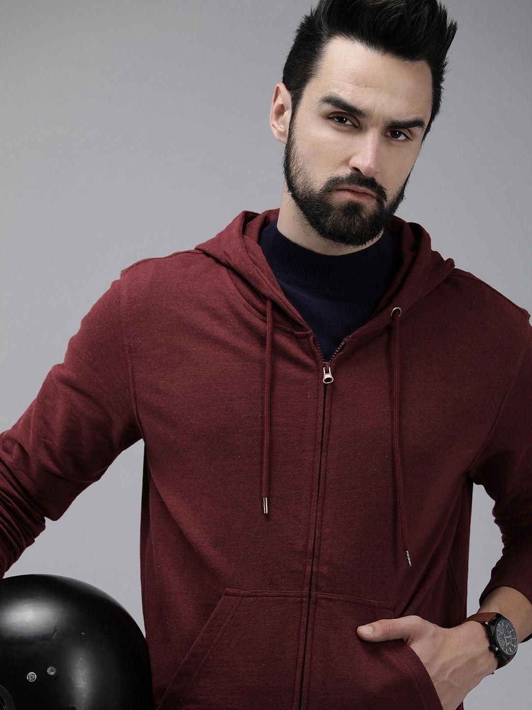 roadster men burgundy solid hooded sweatshirt
