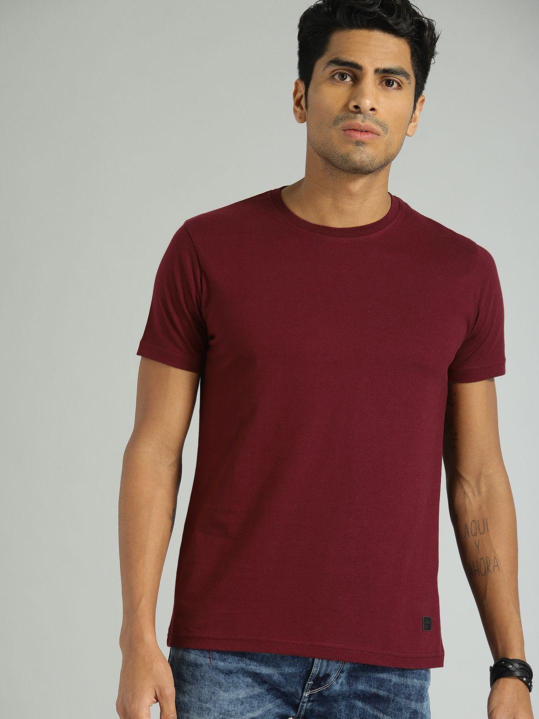 roadster-men-maroon-solid-round-neck-pure-cotton-t-shirt