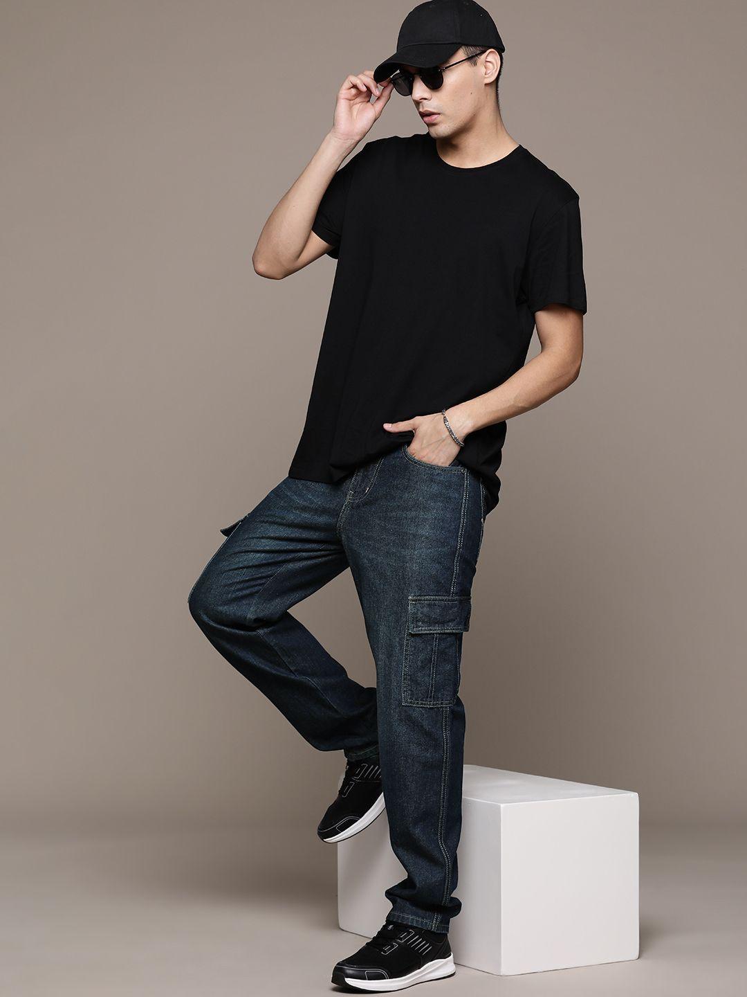 roadster men relaxed fit cotton cargo jeans