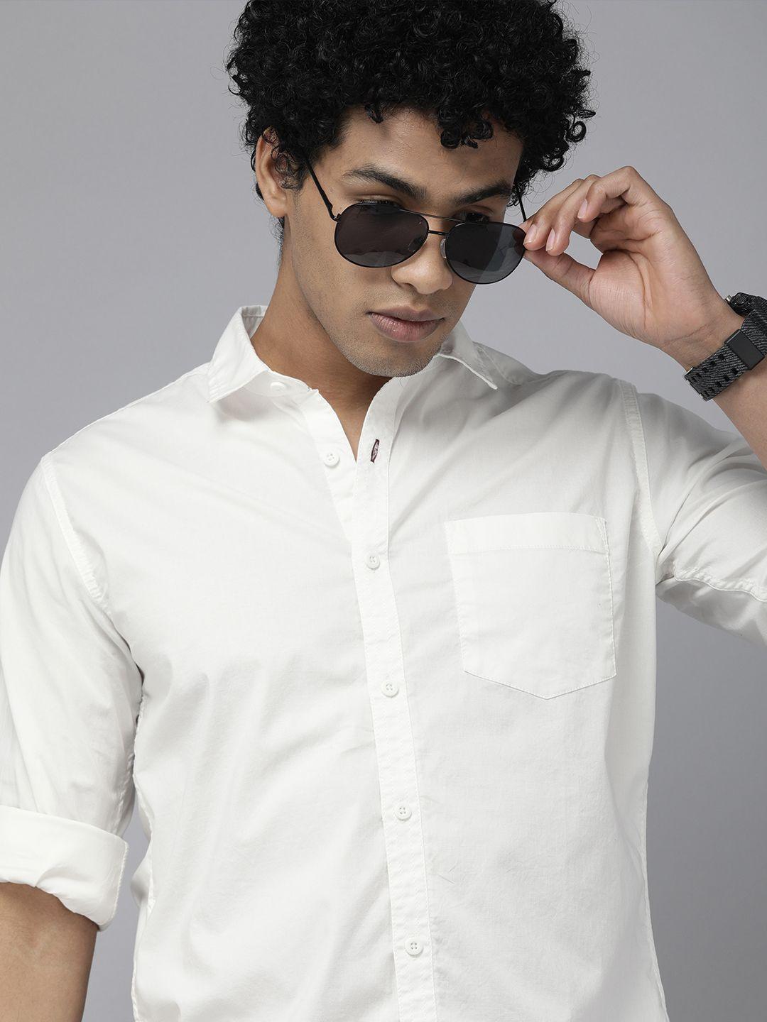roadster men white solid slim fit casual shirt
