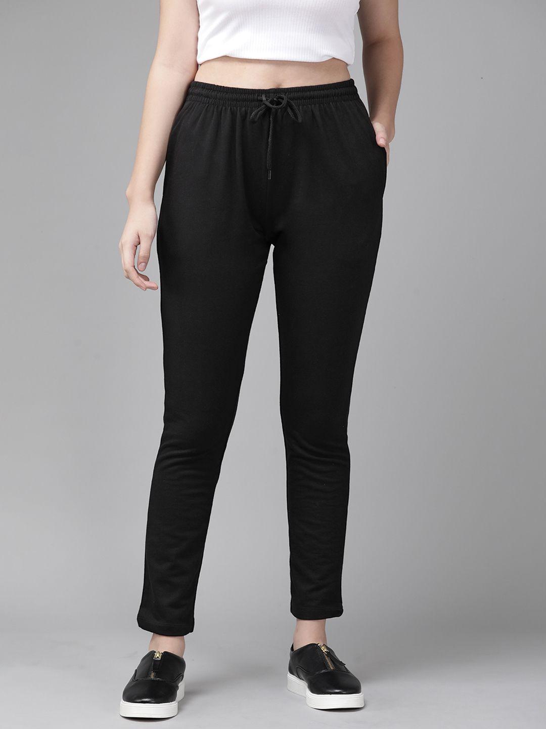 roadster-women-black-solid-cropped-track-pants