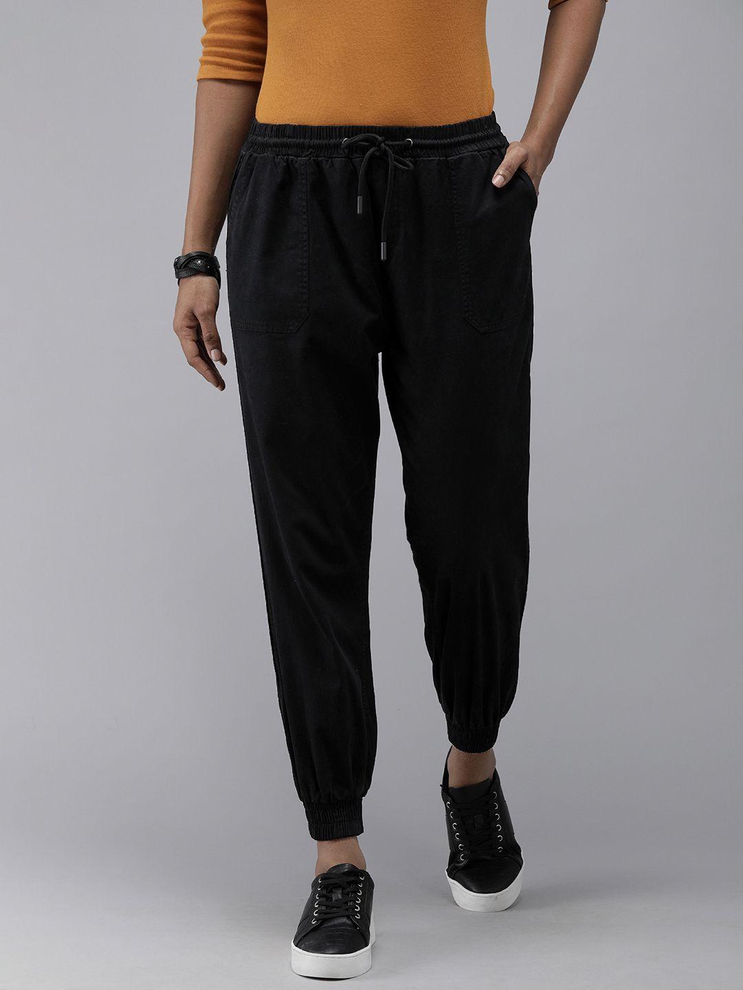 roadster women black solid jogger trousers
