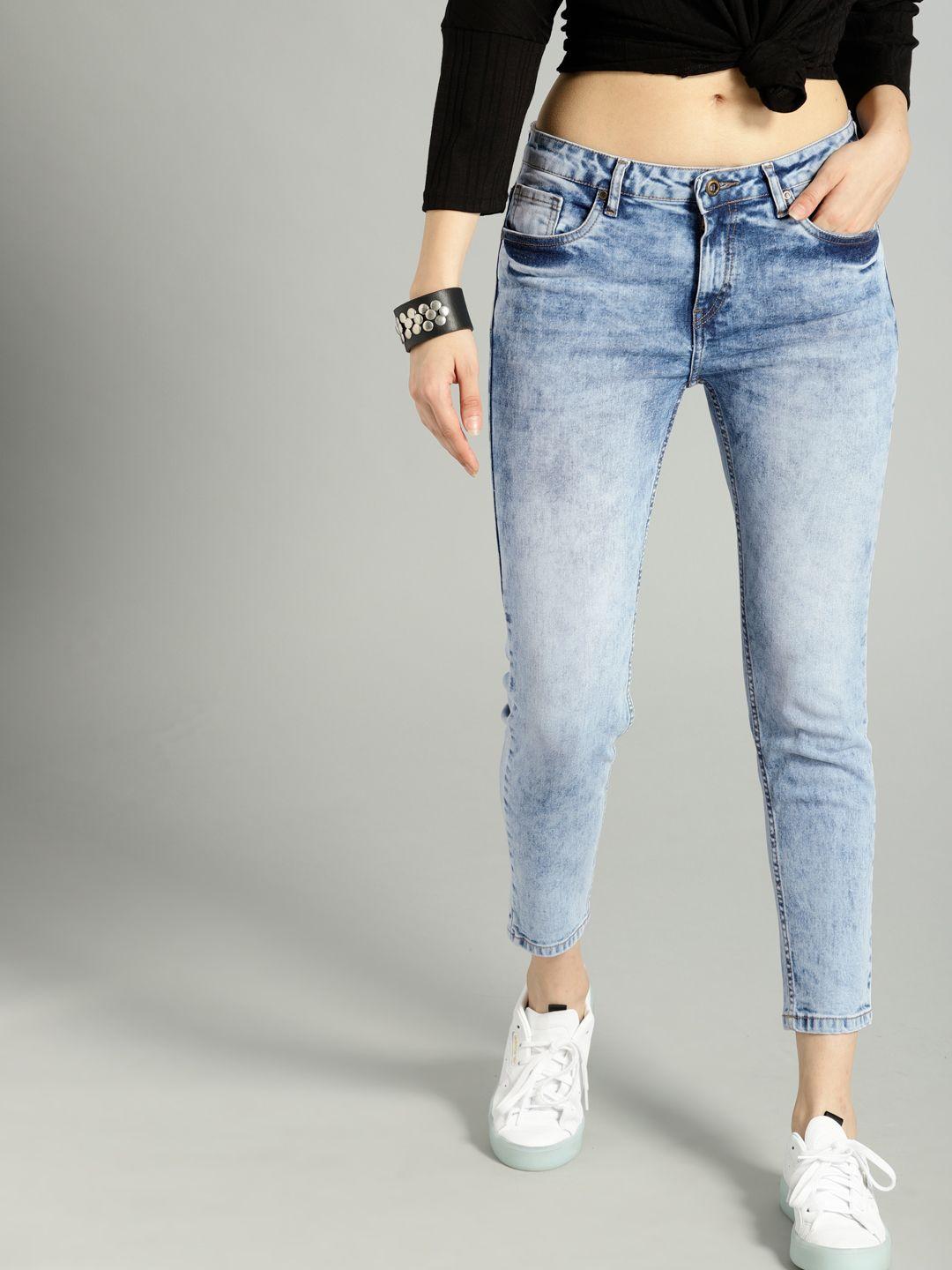 roadster women blue slim fit mid-rise clean look stretchable cropped jeans
