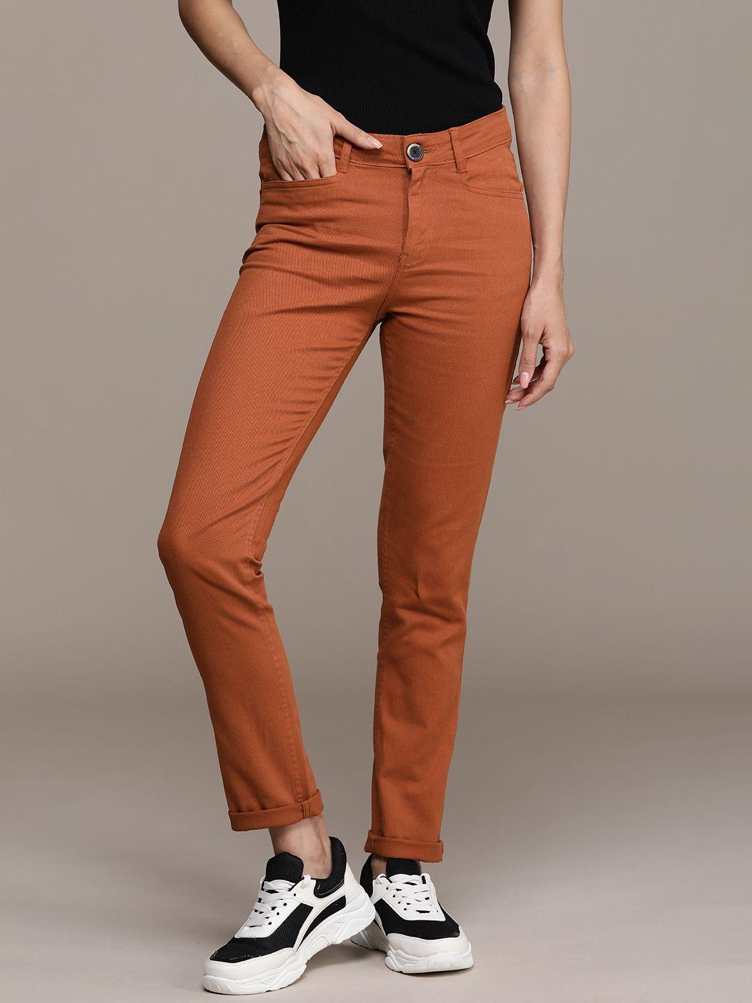 roadster women classic slim fit low-rise chinos trousers