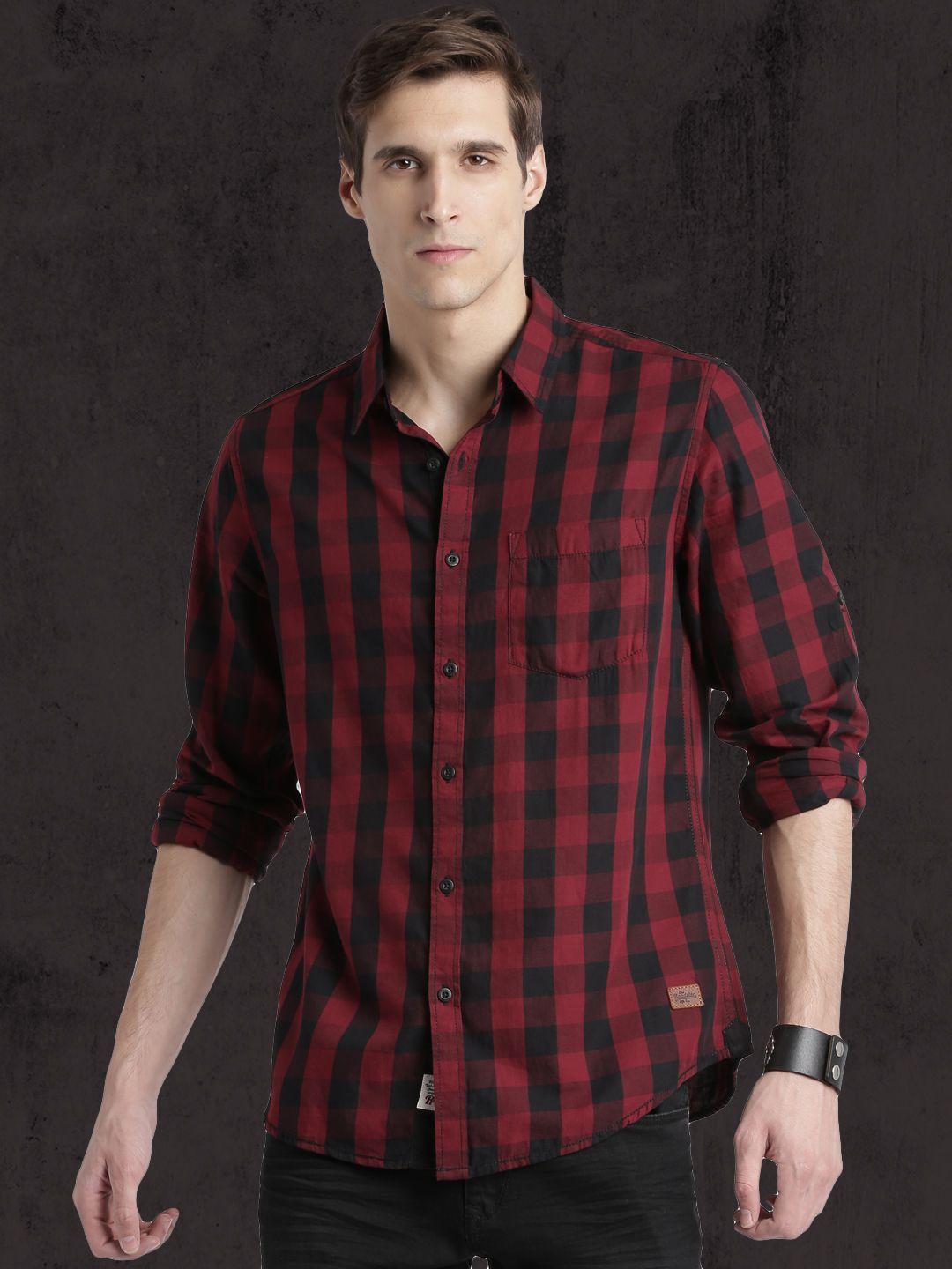 roadster men black & red checked casual shirt