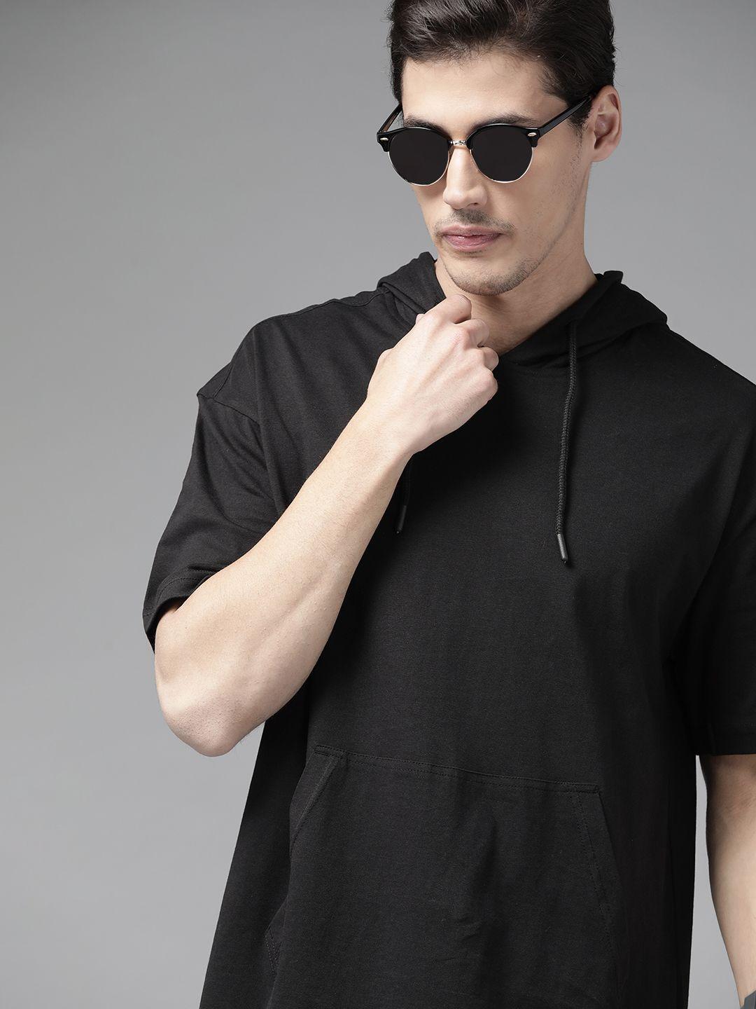 roadster men black solid cotton drop-shoulder sleeves hooded relaxed fit t-shirt