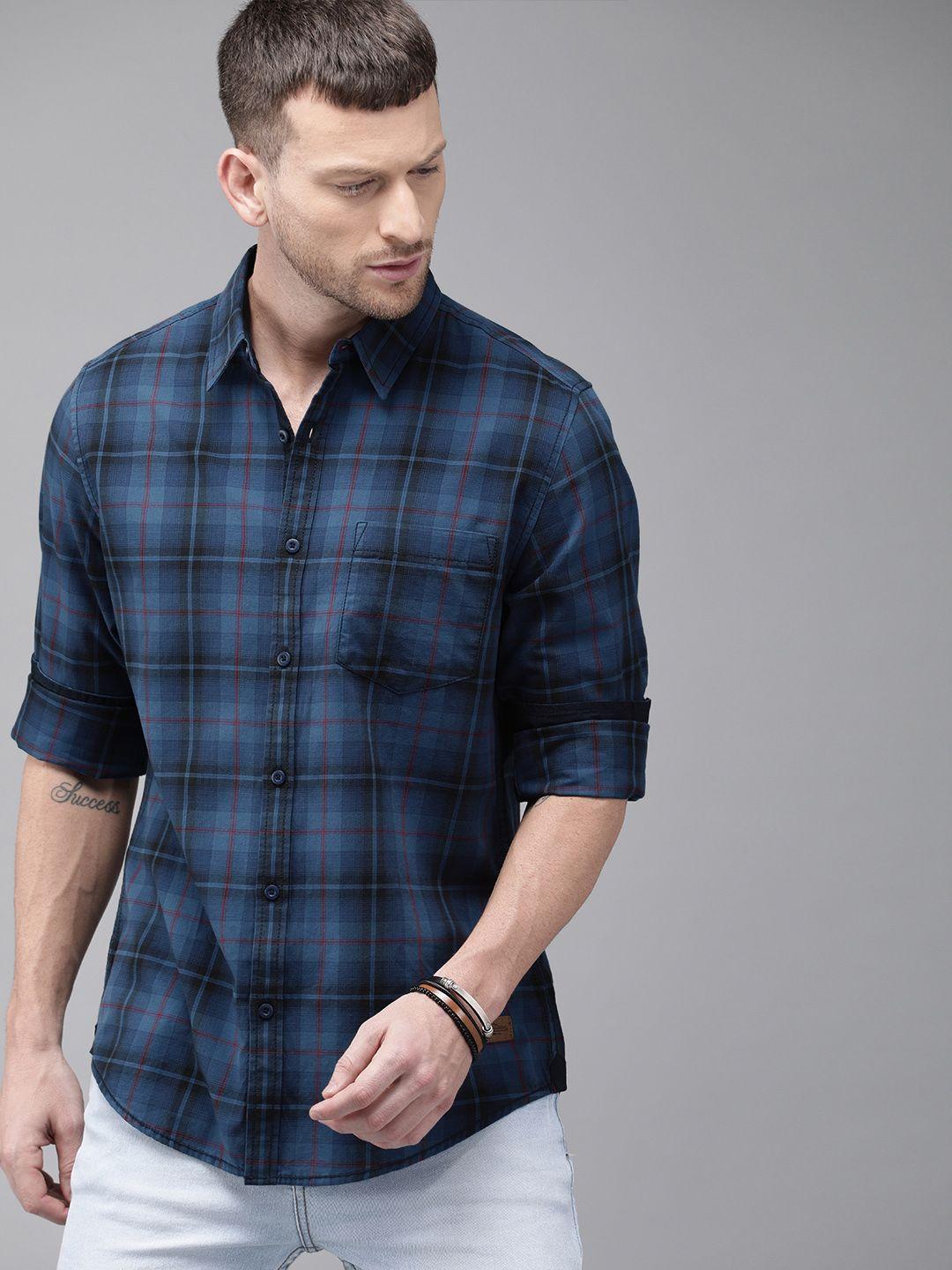 roadster men blue & black regular fit checked casual shirt